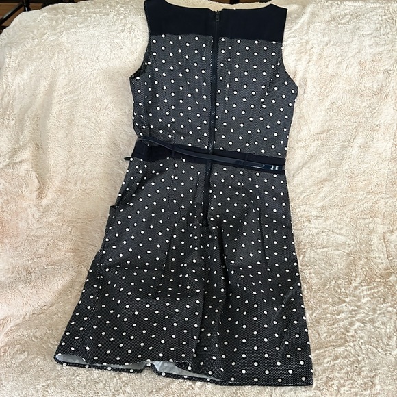 TOMMY HILFIGER | Polka Dot Sleeveless Sheath Dresses for Women with belt - Picture 4 of 5